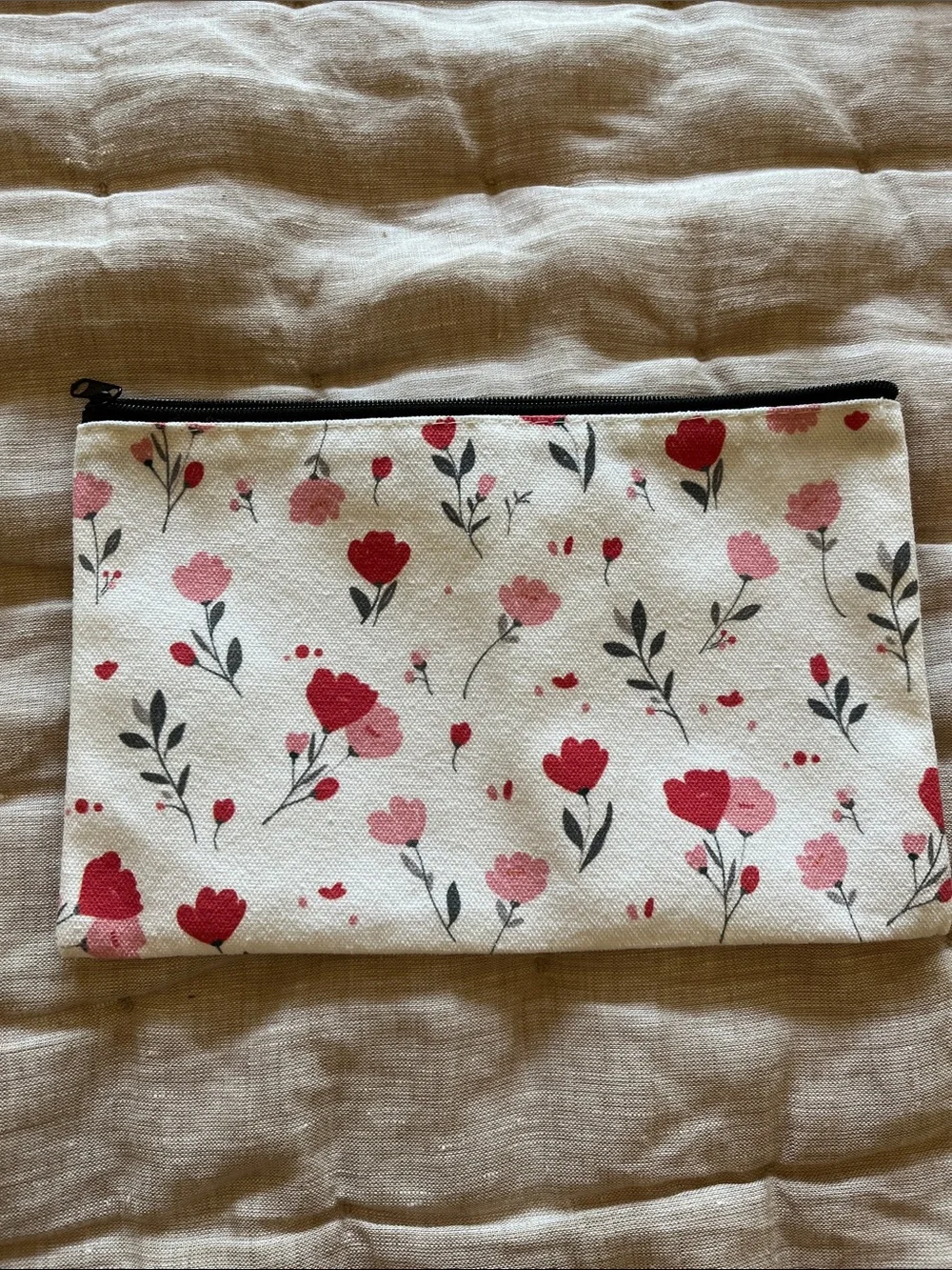 Tulip Canvas Pouch with Matching Novelty Clips nwot
